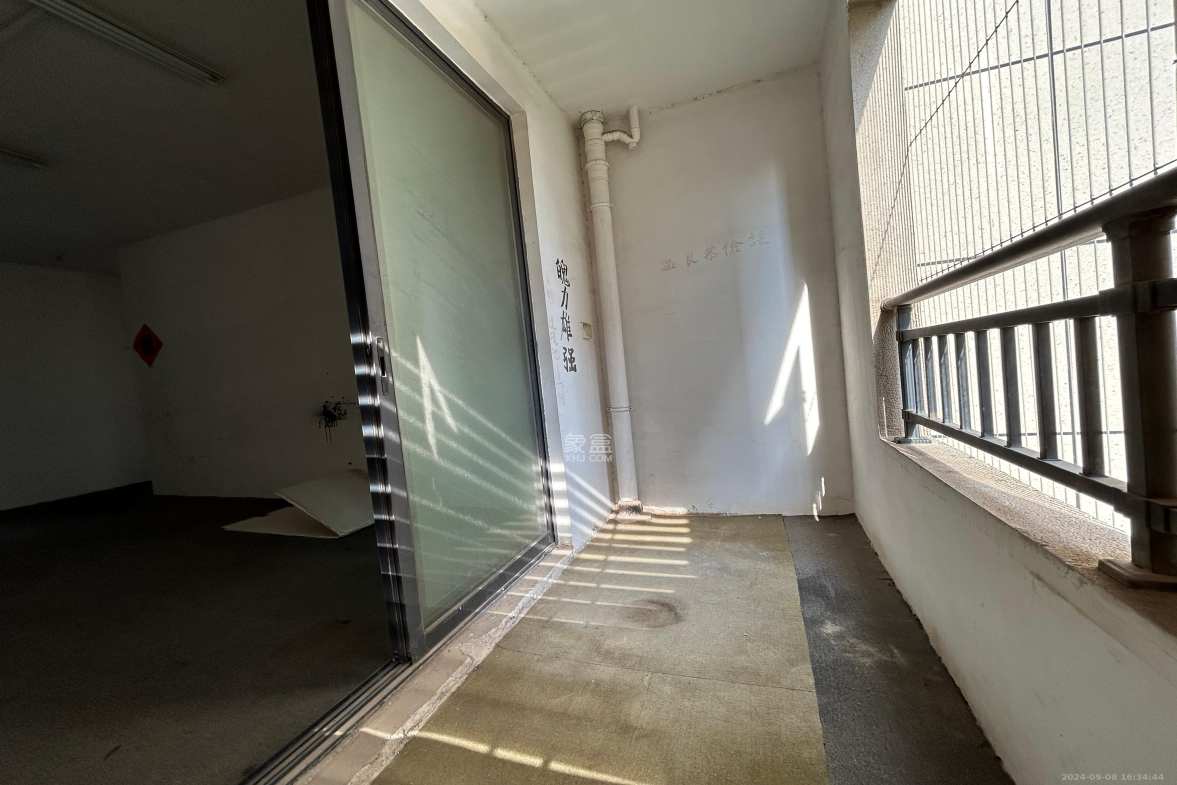 中国铁建梅溪青秀一期  1室2厅1卫   1500.00元/月室内图