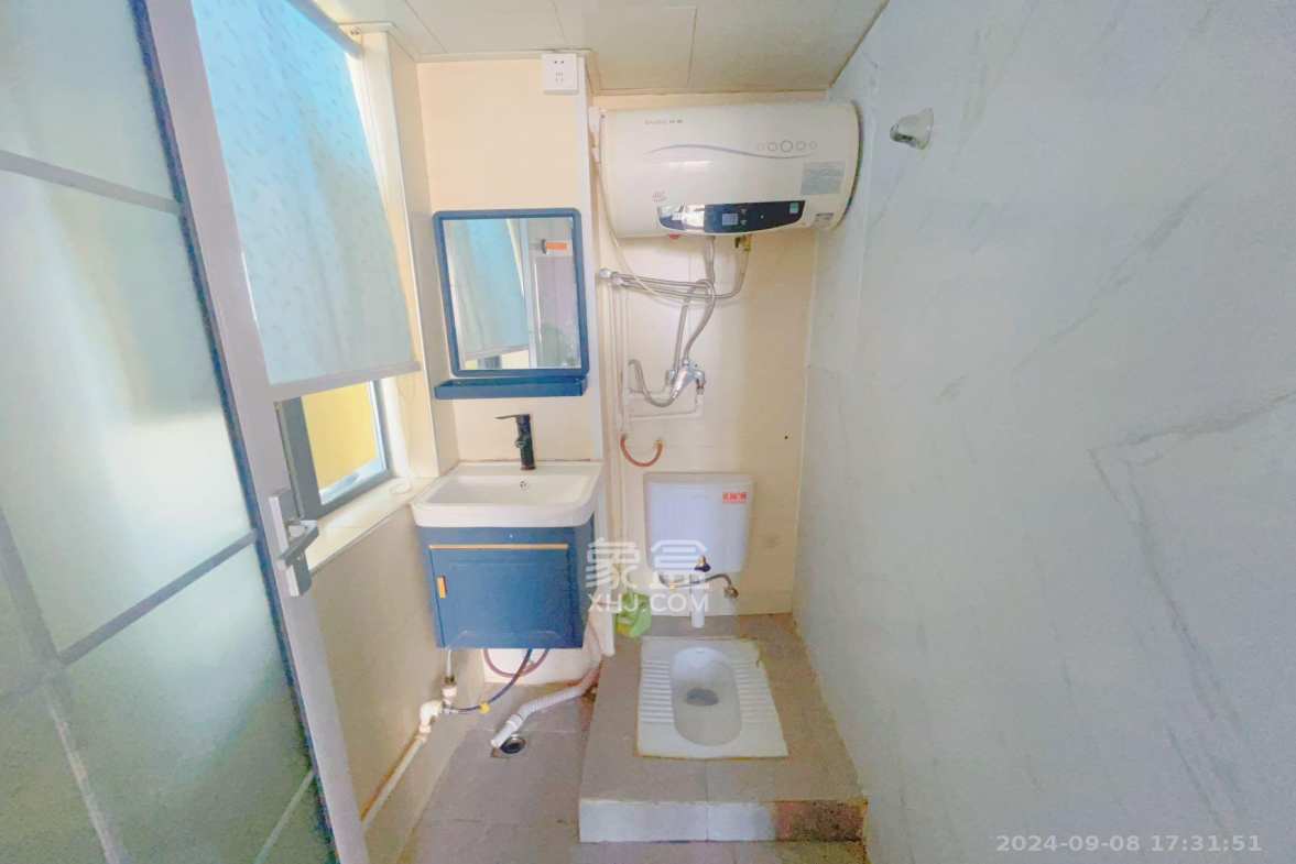 湘域中央  1室1厅1卫    1600.0元/月室内图