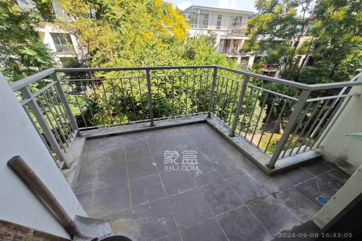 西街花园  3室2厅2卫    3600.0元/月室内图