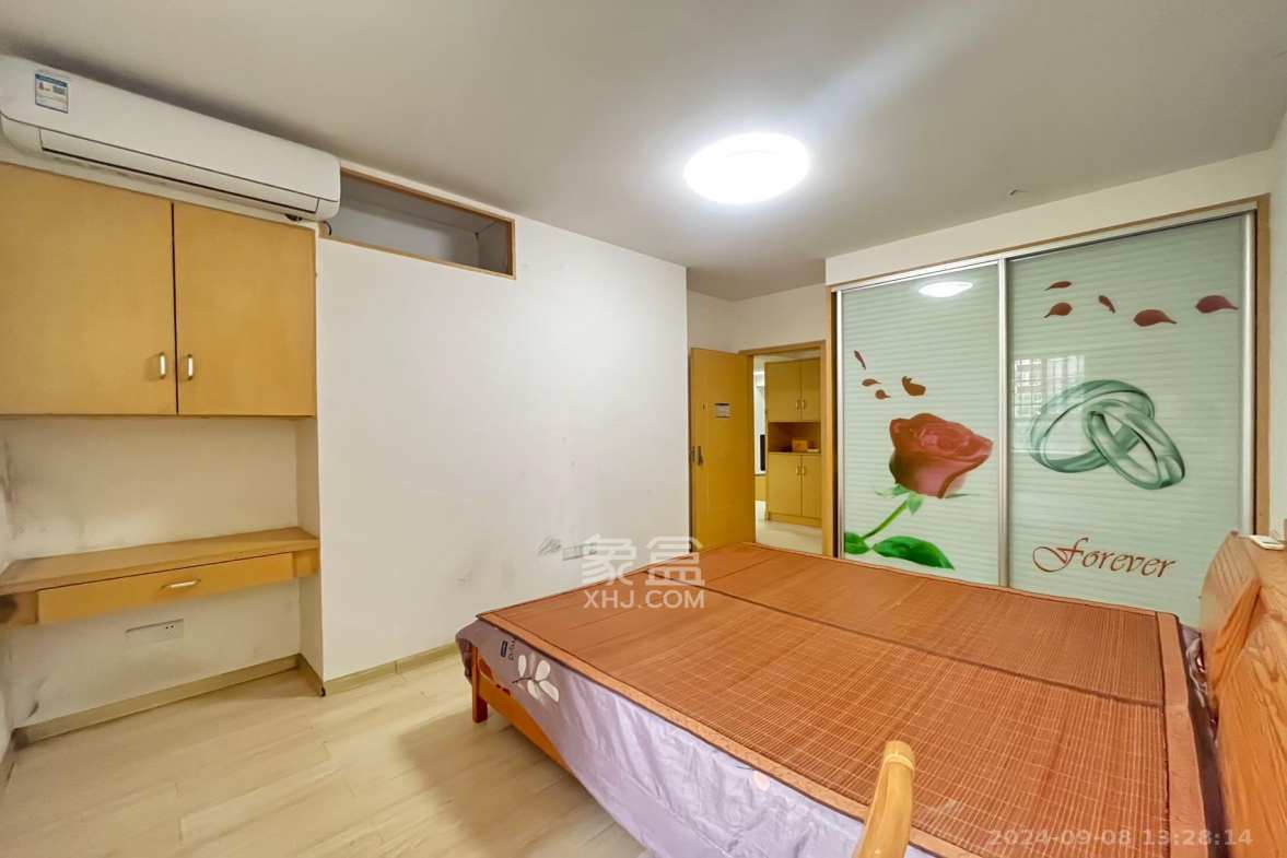 润芳园  1室2厅1卫   1900.00元/月室内图1