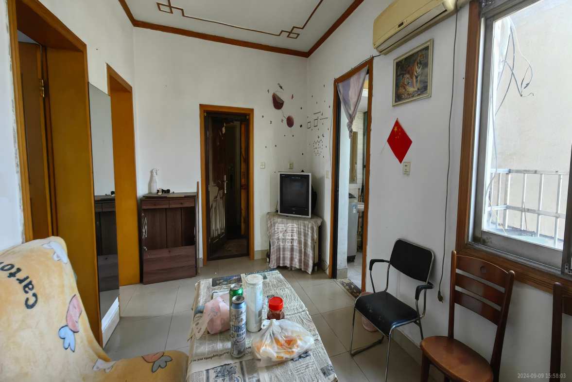 长沙市公路管理局城郊养护服务中心 2室2厅1卫 1500.0元/月 长沙市公路管理局城郊养护服务中心 2室2厅1卫 1500.0元/月室内图