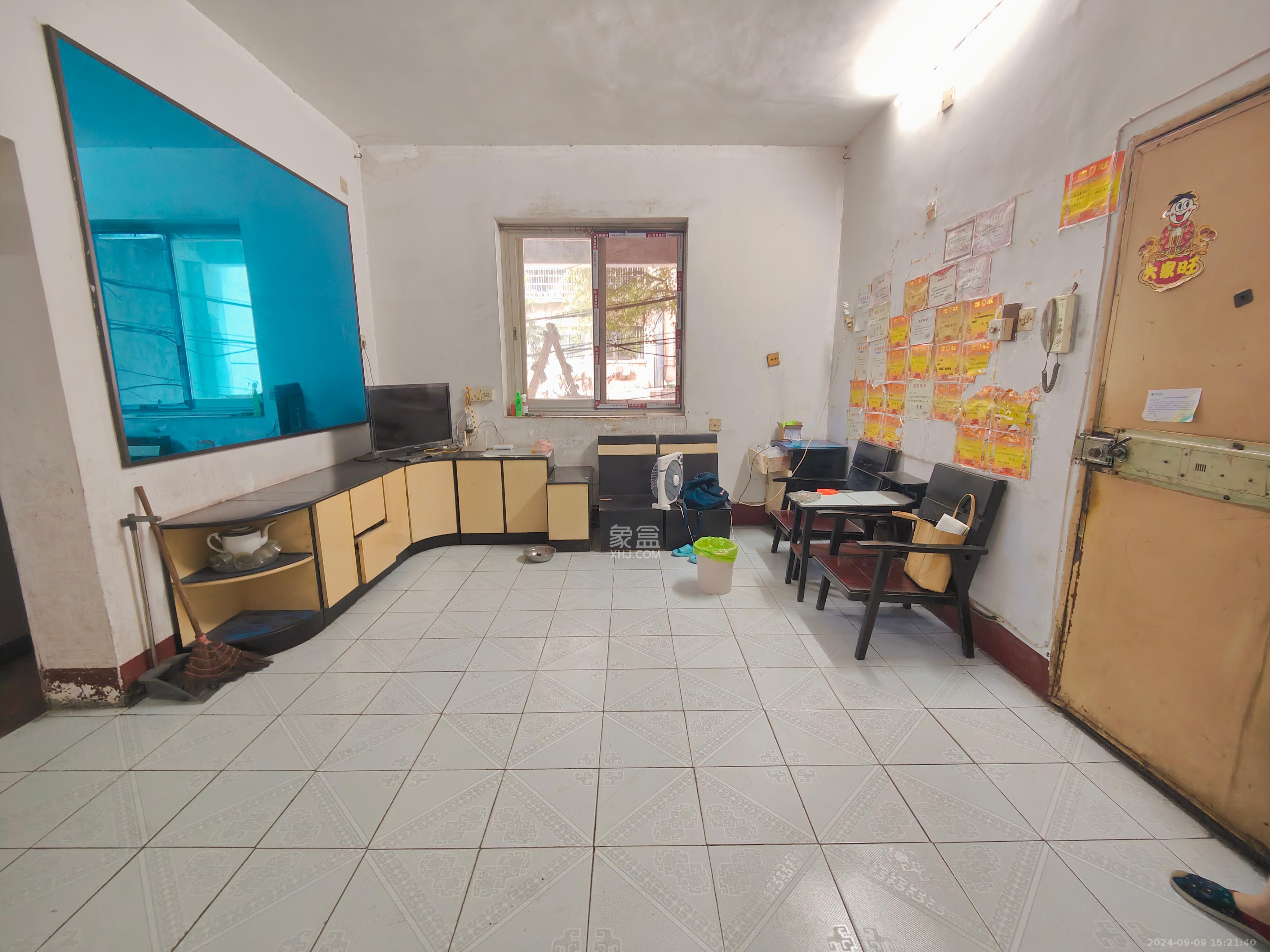 湘农桥社区  3室1厅1卫    2500.0元/月