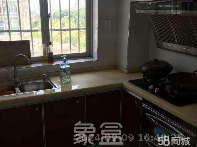 湘绣城  3室2厅1卫   1400.00元/月室内图