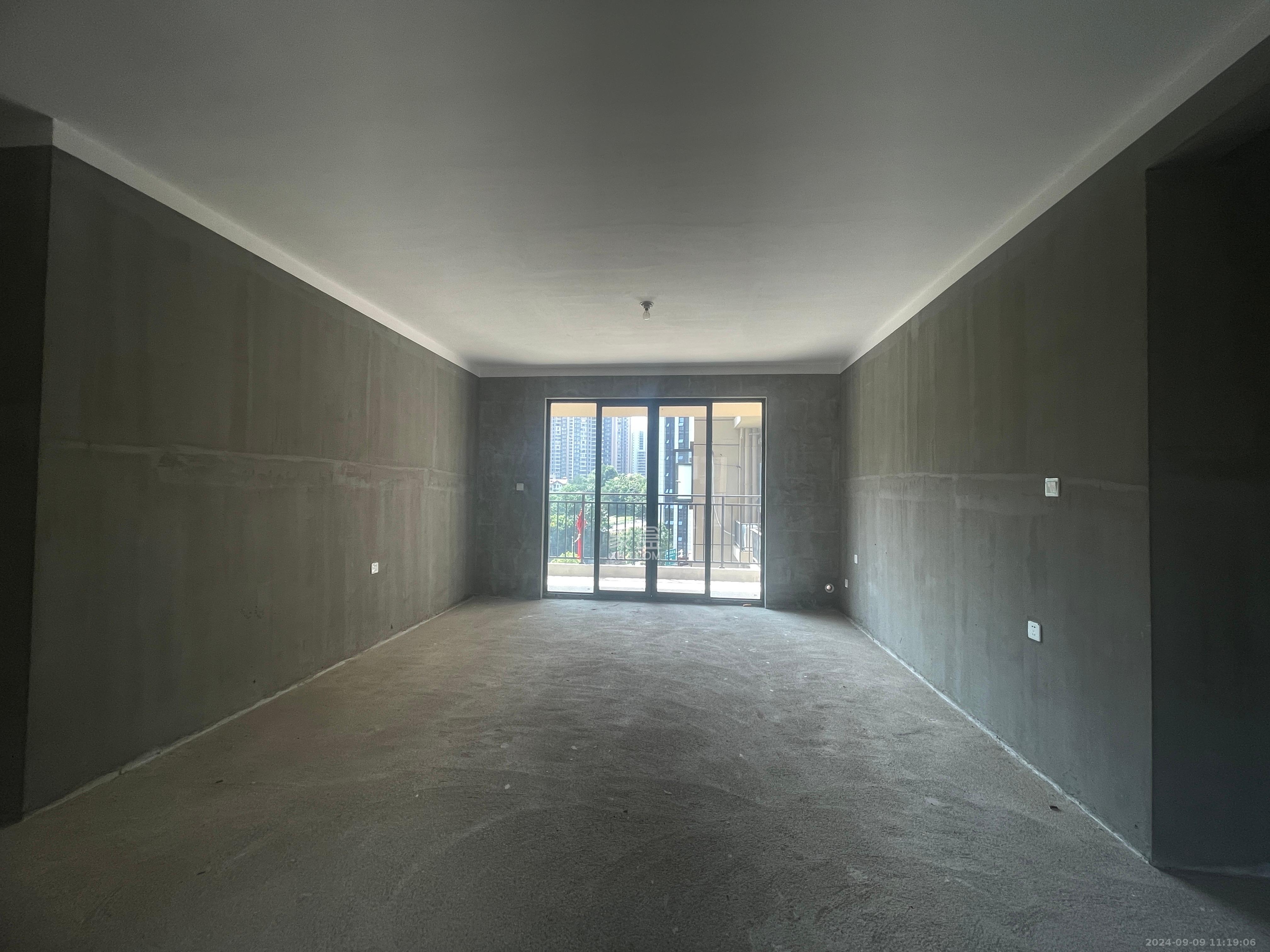 中建钰和城  4室2厅2卫    1500.0元/月