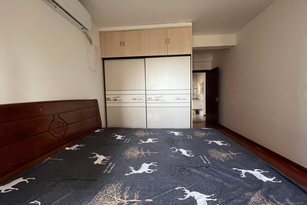 华润置地广场二期  3室2厅1卫   2200.00元/月室内图