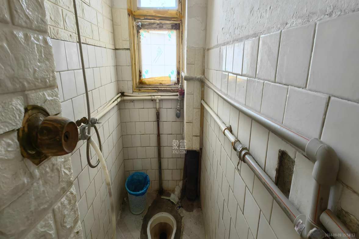 长沙市公路管理局城郊养护服务中心 2室2厅1卫 1500.0元/月 长沙市公路管理局城郊养护服务中心 2室2厅1卫 1500.0元/月室内图