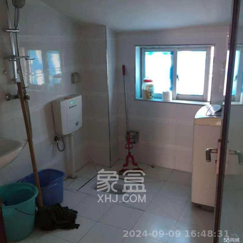 湘绣城  3室2厅1卫   1400.00元/月室内图