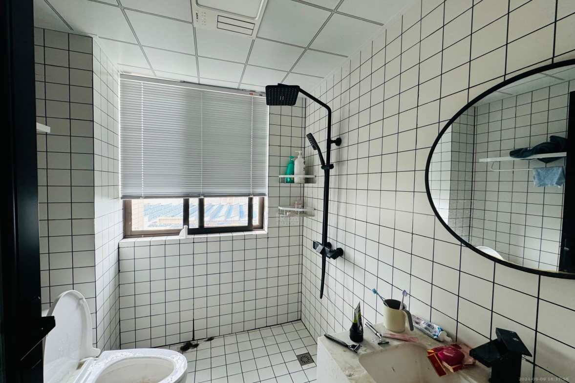 中泰财富湘江  3室2厅2卫   2800.00元/月室内图