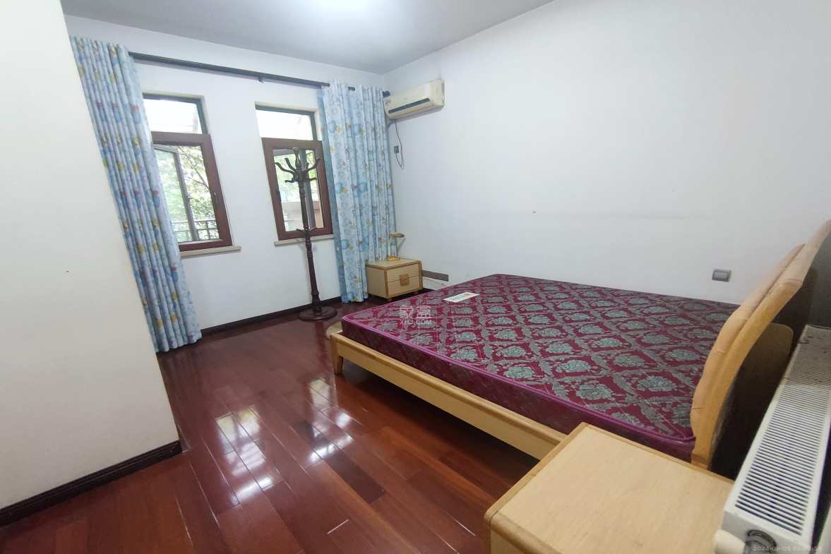 中城丽景香山园  4室2厅2卫    4800.0元/月室内图