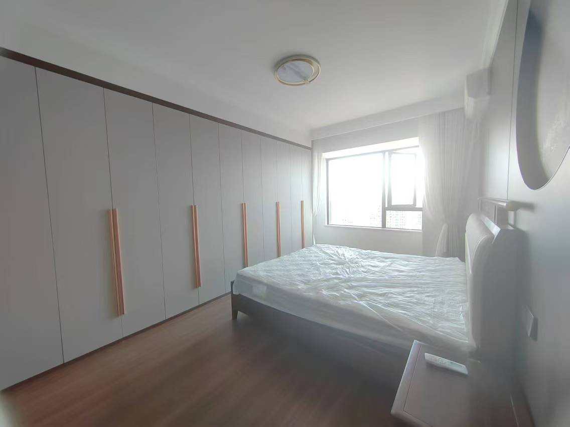 建发央著（悦发央著）  3室1厅2卫   145.00万客厅