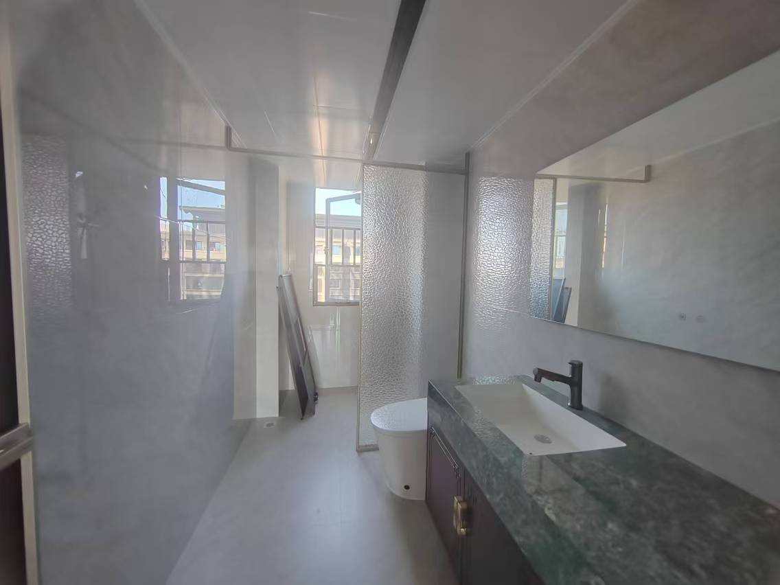 建发央著（悦发央著）  3室1厅2卫   145.00万客厅