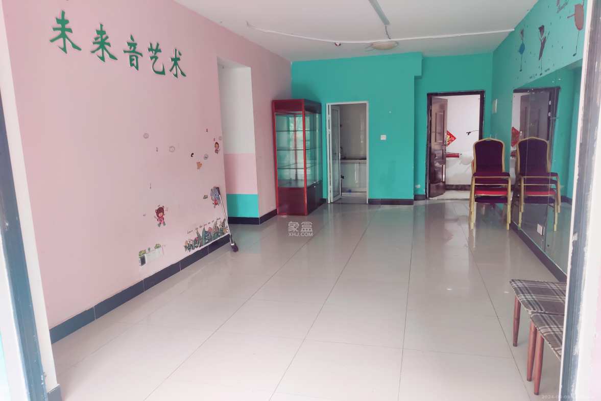 中建梅溪湖中心  3室2厅2卫   3100.00元/月室内图