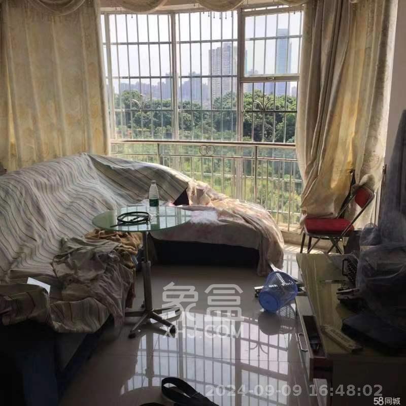 湘绣城  3室2厅1卫    1400.0元/月