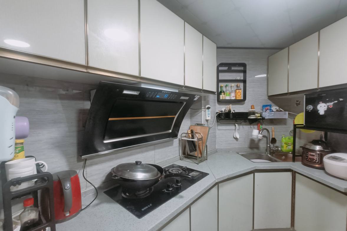 金色阳光  2室1厅1卫    1600.0元/月室内图