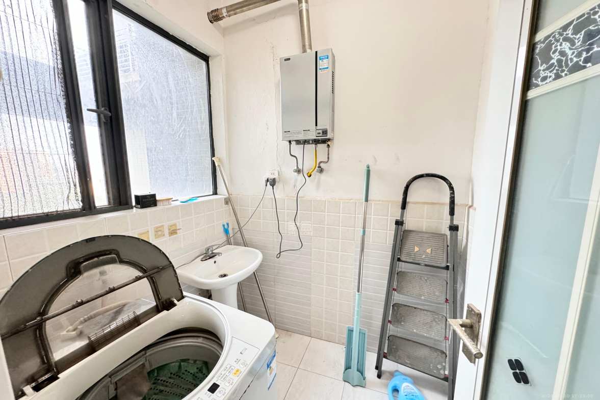 和庄  3室2厅1卫   1900.00元/月室内图