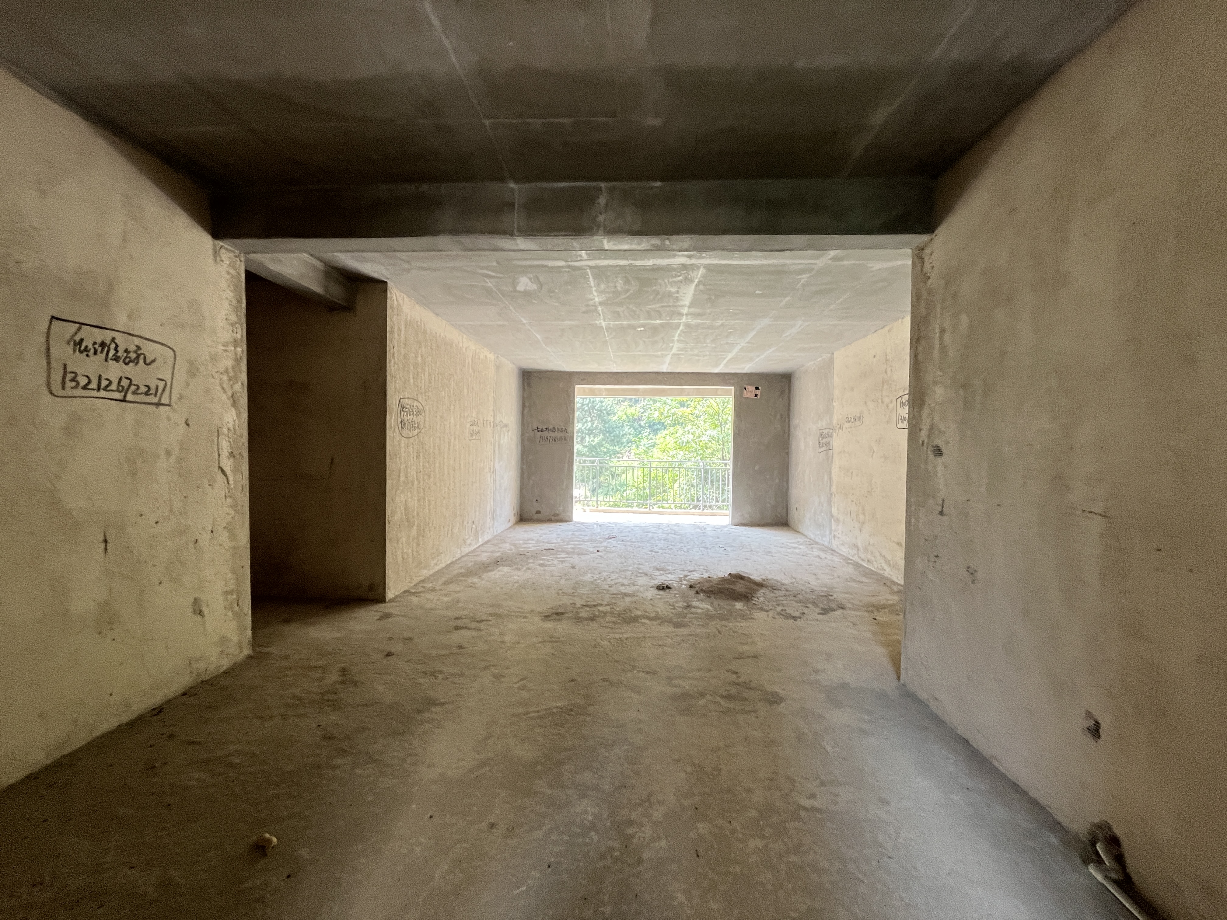 和泰家园  4室2厅2卫    69.8万