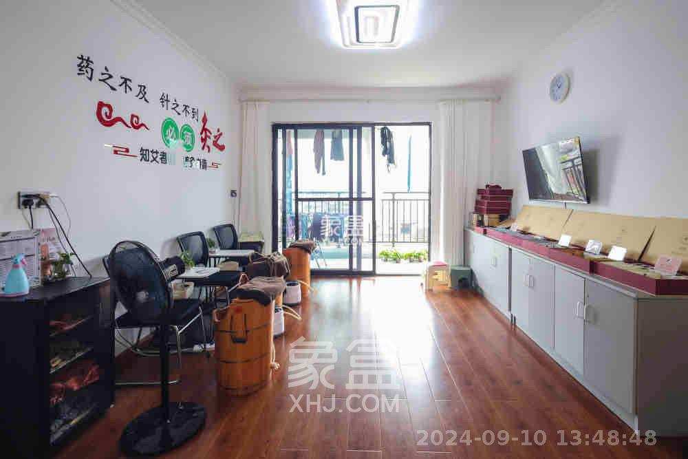 恒基旭辉湖山赋  4室2厅2卫   2800.00元/月室内图1
