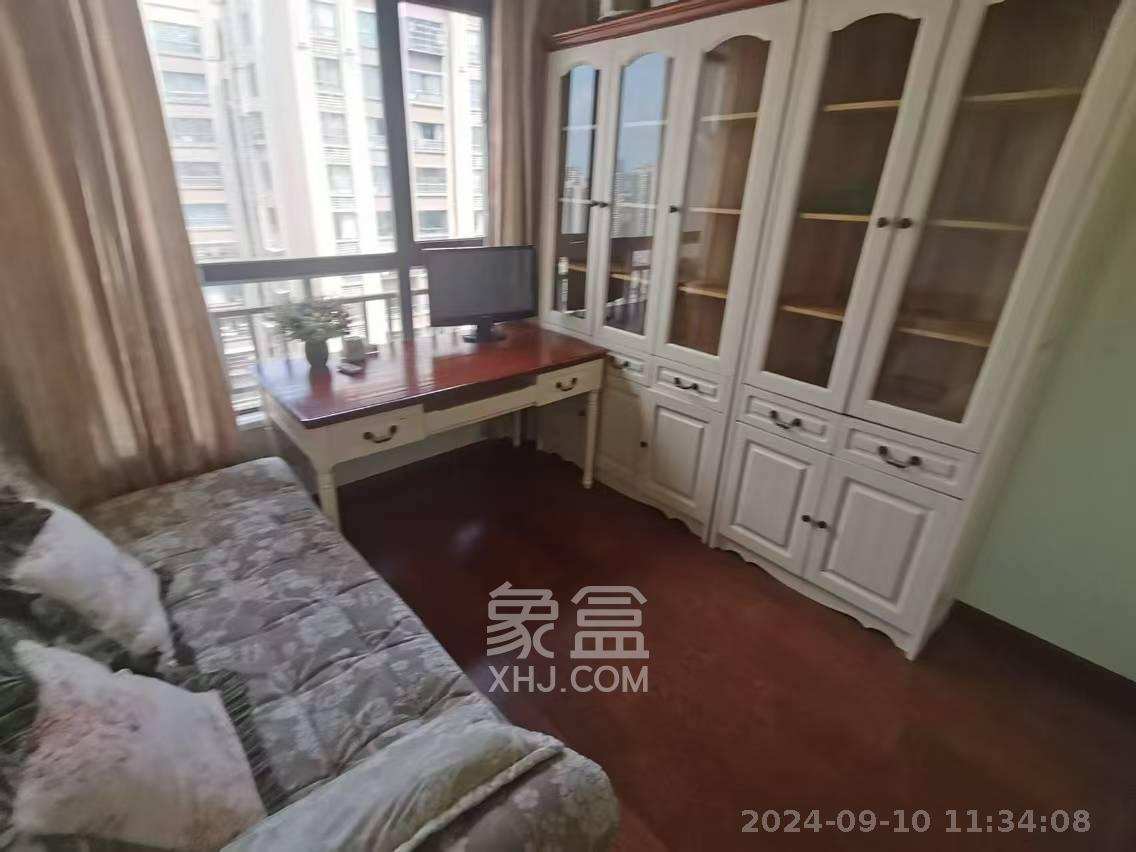 香樟兰亭（朗峰苑）  4室2厅2卫   3800.00元/月室内图