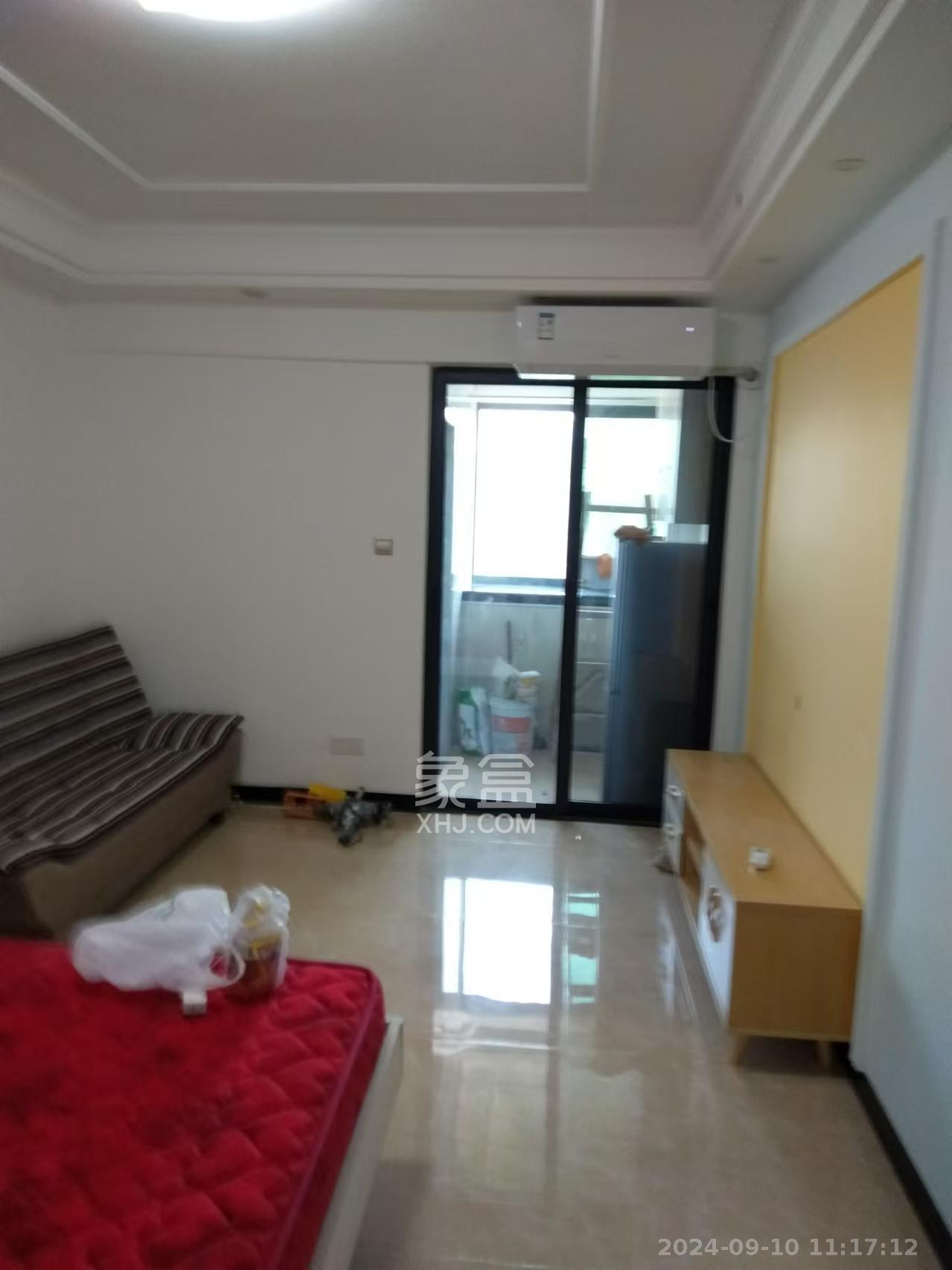 国泰九龙湾  1室1厅1卫    1500.0元/月