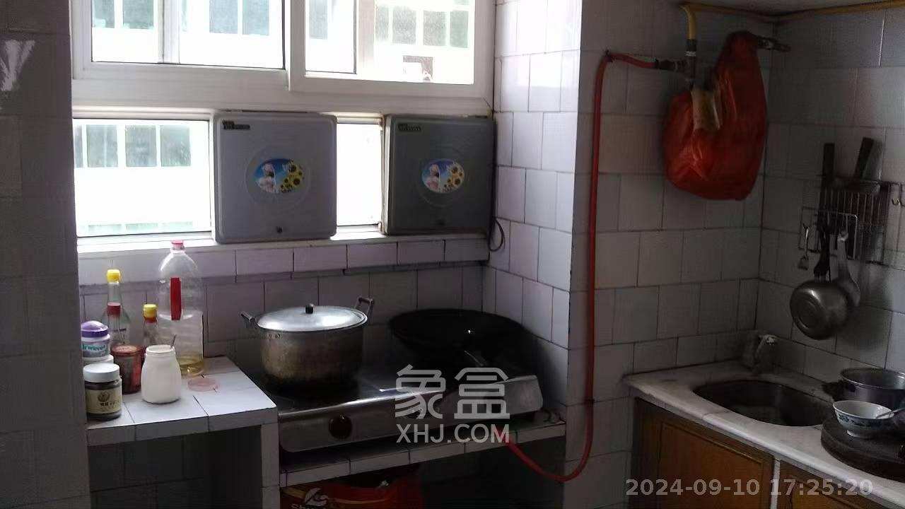 湖南石油化学工业局小区（侯家塘化工厅）  2室1厅1卫   1700.00元/月室内图