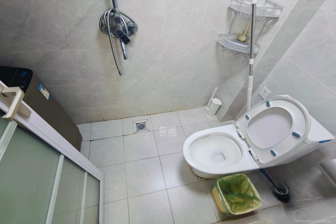 弘坤云寓  1室0厅0卫    2400.0元/月室内图