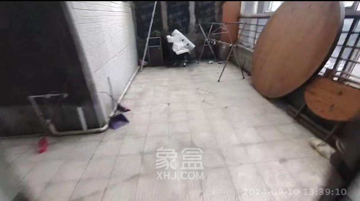 星蓝湾  4室2厅2卫    2700.0元/月室内图