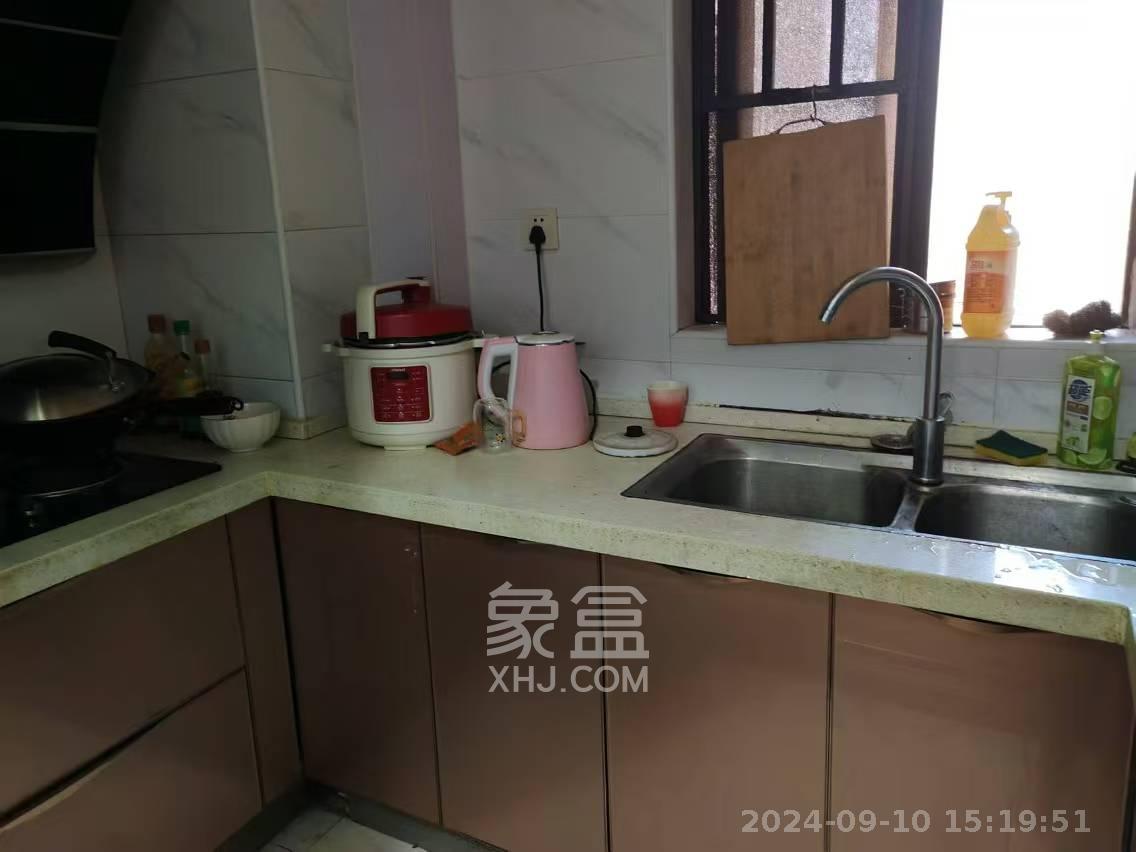 南城印象  3室1厅1卫    2400.0元/月