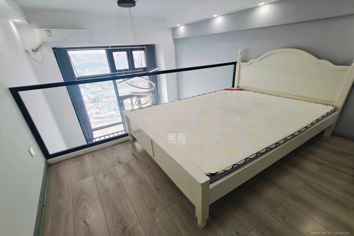 弘坤云寓  1室0厅0卫    2400.0元/月室内图