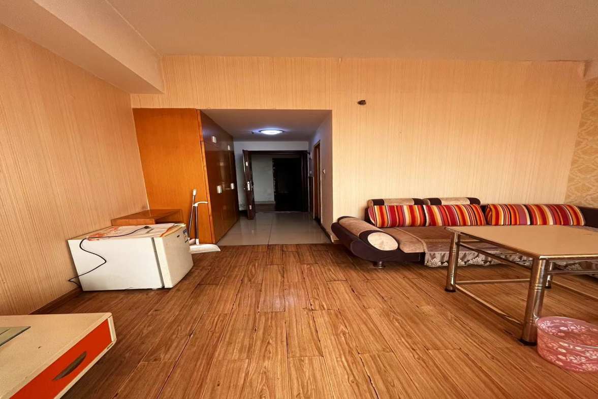 鹏泰国际 1室1厅1卫 700.0元/月 鹏泰国际 1室1厅1卫 700.0元/月室内图