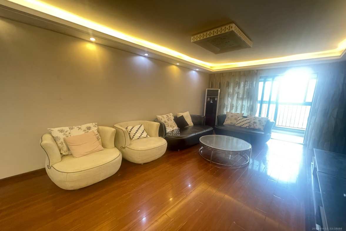 万科金域华府一期  3室2厅1卫    2500.0元/月室内图1