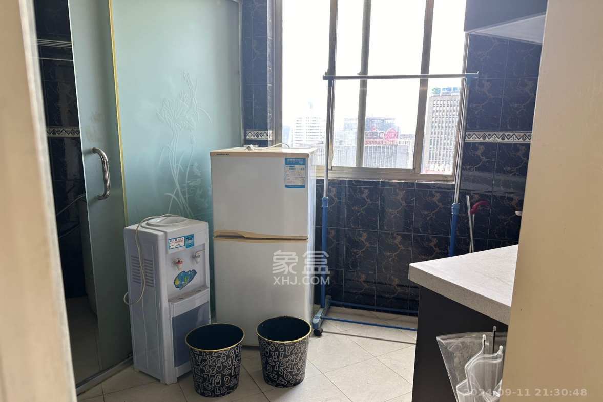 和府  1室1厅1卫   1800.00元/月室内图
