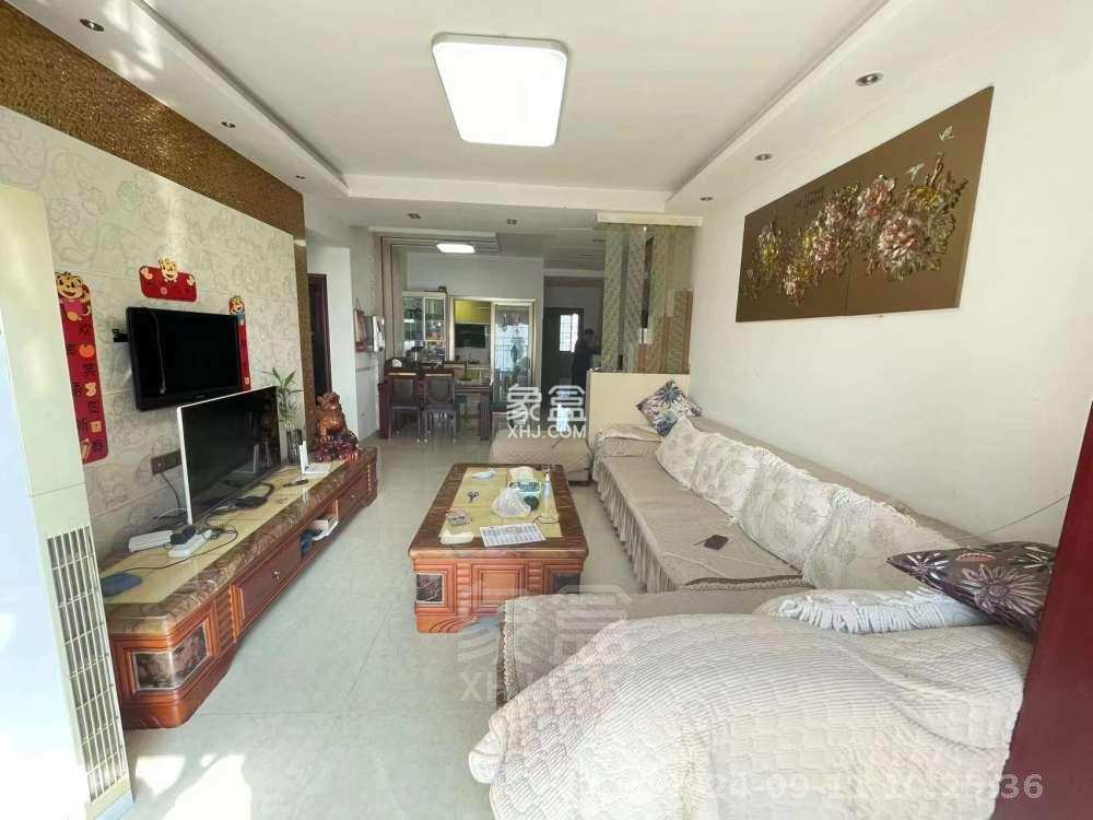 城市风景  2室2厅1卫   1500.00元/月室内图