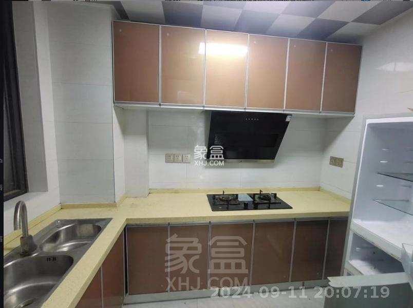 春藤小镇  3室2厅2卫   2000.00元/月室内图