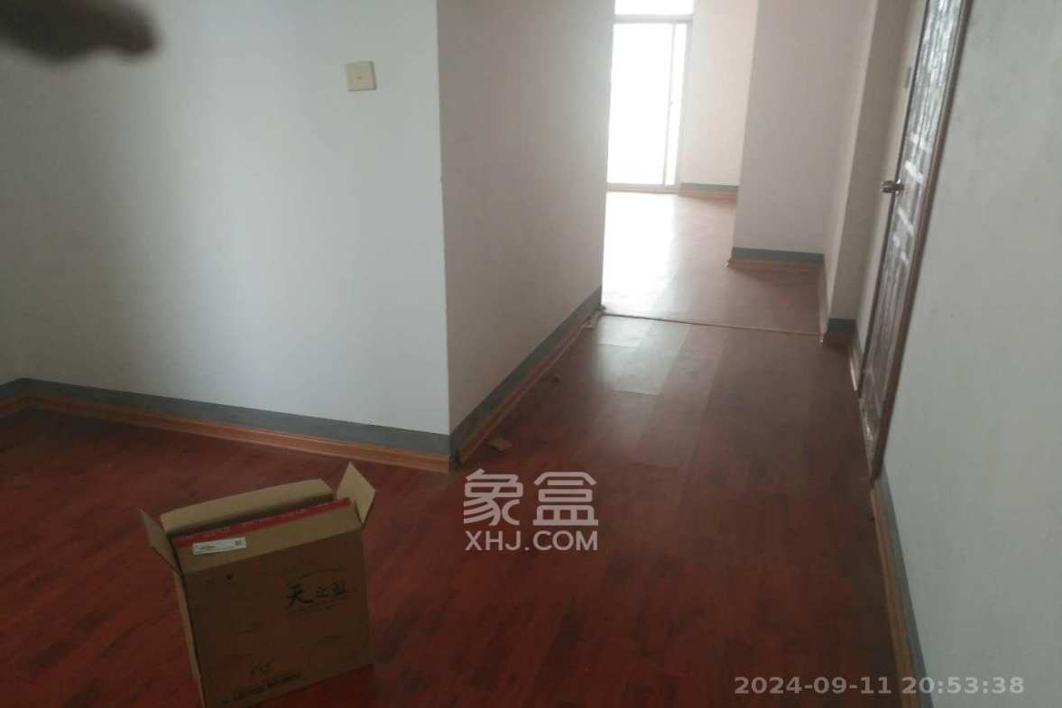 华雅花园  3室2厅1卫    3500.0元/月室内图