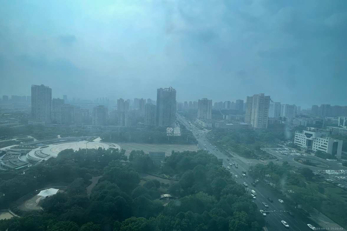 星大峰汇商务楼（星隆国际广场/星大花园）  1室1厅1卫   5500.00元/月室内图