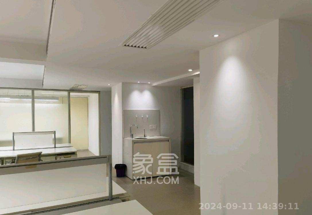 摩天一号  4室1厅1卫   13000.00元/月室内图