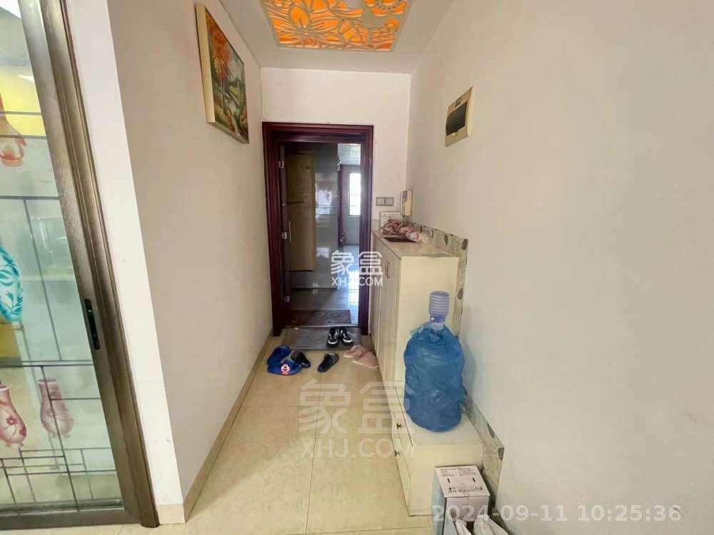 城市风景  2室2厅1卫   1500.00元/月室内图