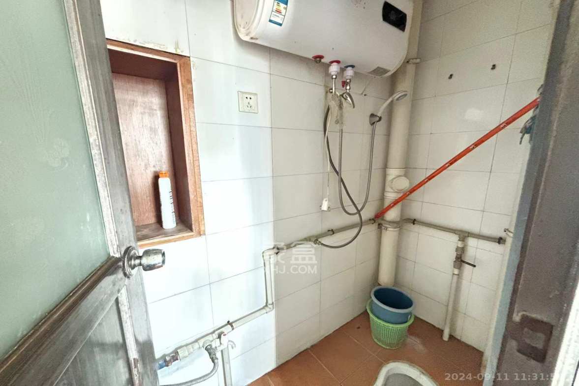 城东安置区（星城社区）  3室1厅2卫   1200.00元/月室内图
