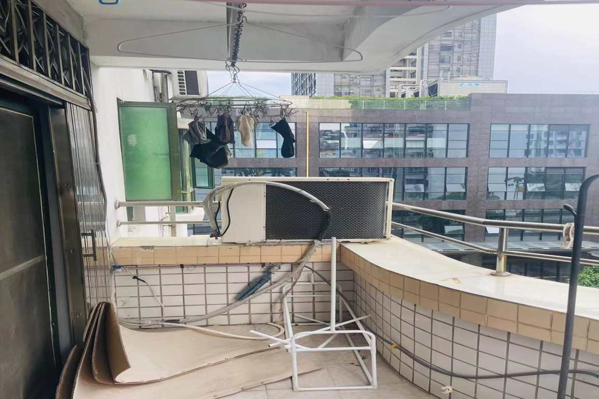 万利隆花园  3室2厅2卫   185.00万室内图1