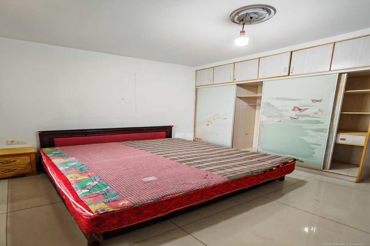 红树湾  3室2厅2卫   1800.00元/月室内图