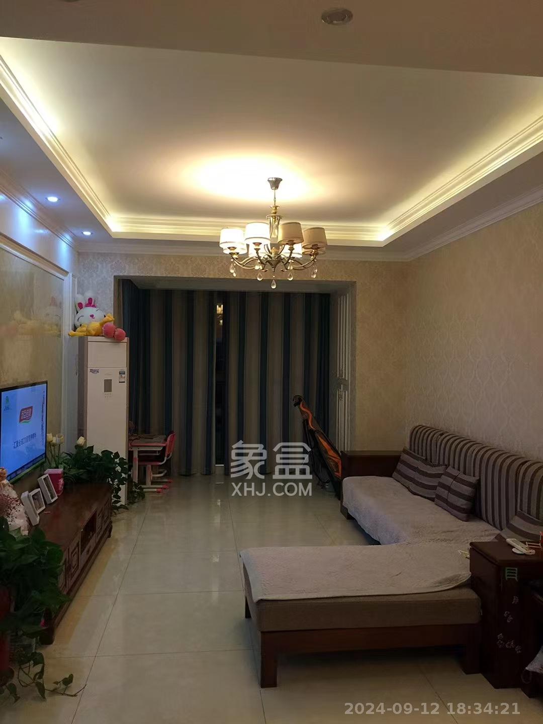 米兰春天  3室2厅1卫    2300.0元/月