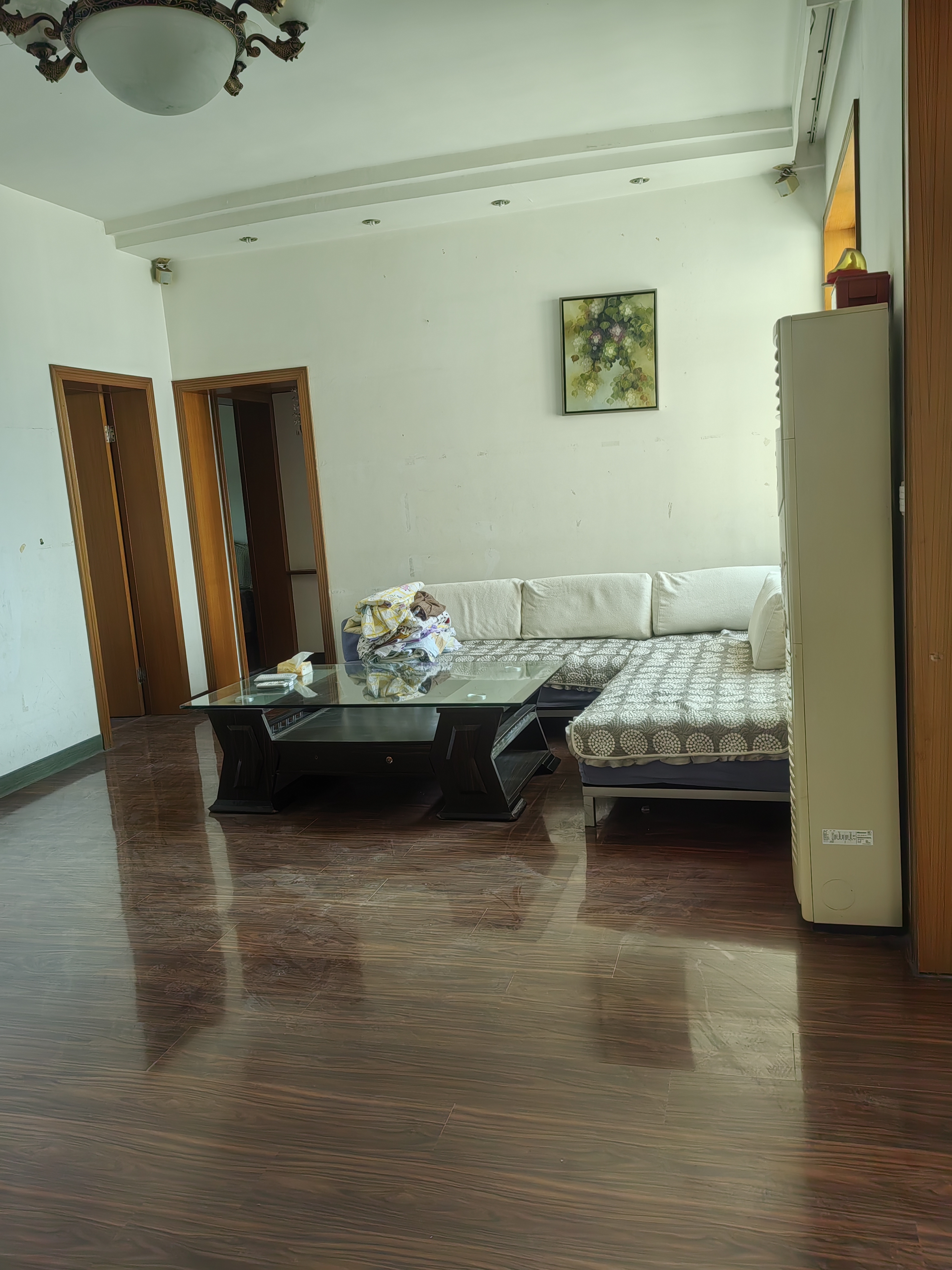 东贸街老国土局  4室2厅2卫    68.8万