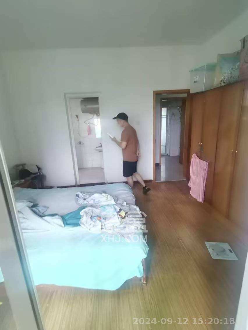 麓谷加州阳光  3室2厅2卫   2400.00元/月室内图
