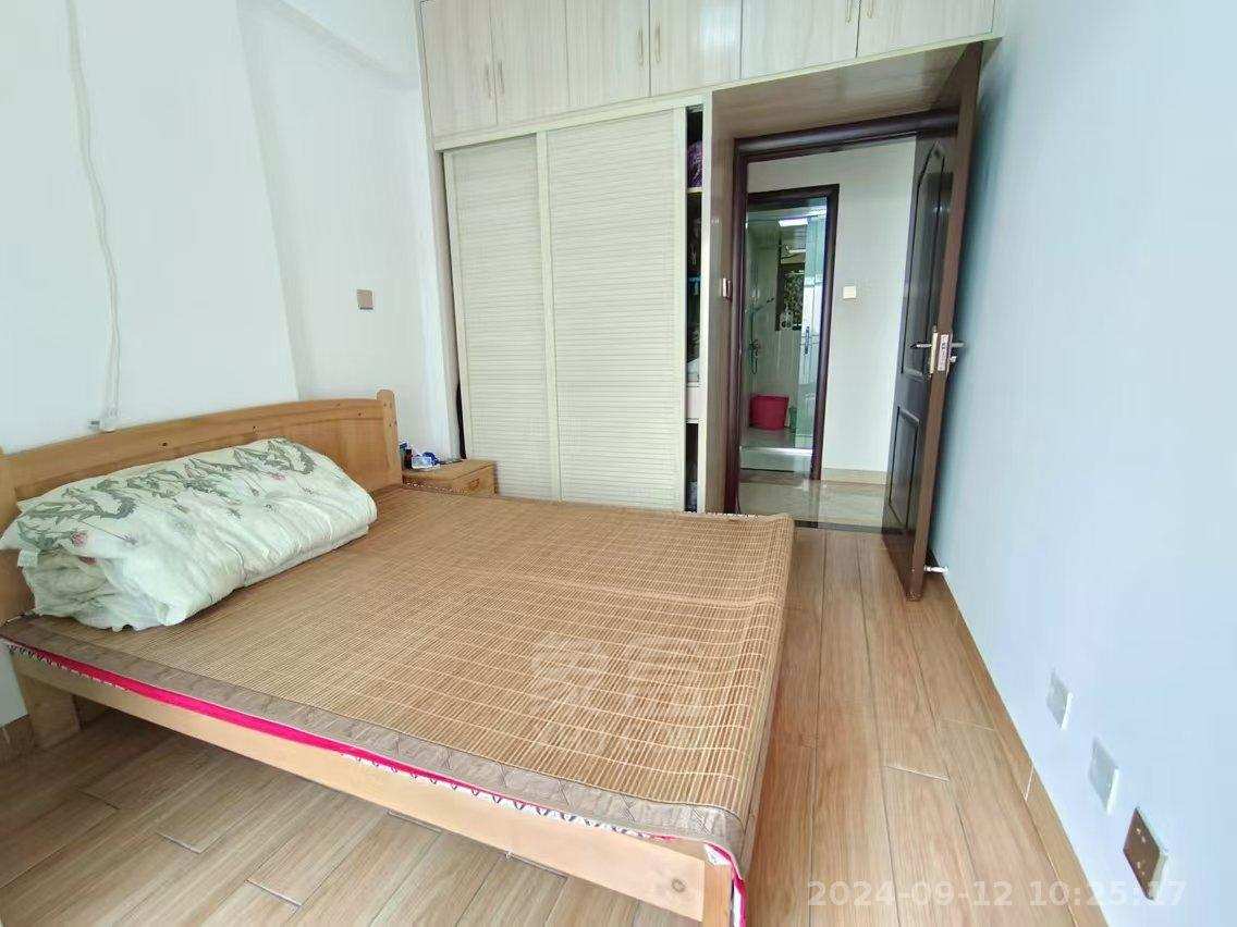 奥园广场  3室2厅2卫   2200.00元/月室内图