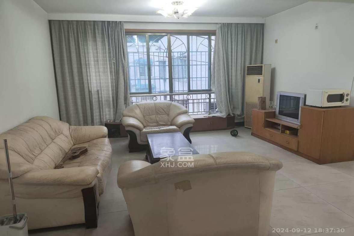 金盆公寓 3室2厅1卫 2000.0元/月 金盆公寓 3室2厅1卫 2000.0元/月室内图