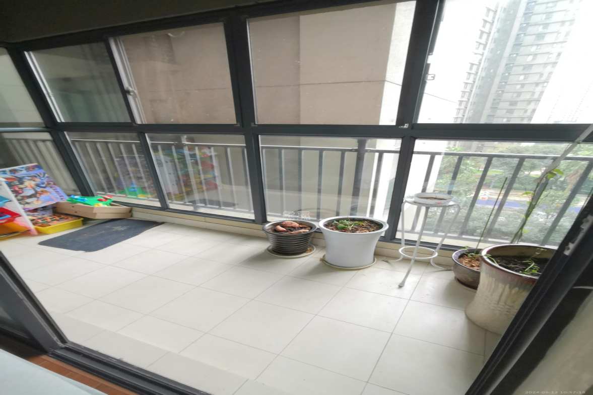 万科城市花园  3室2厅2卫   2500.00元/月室内图