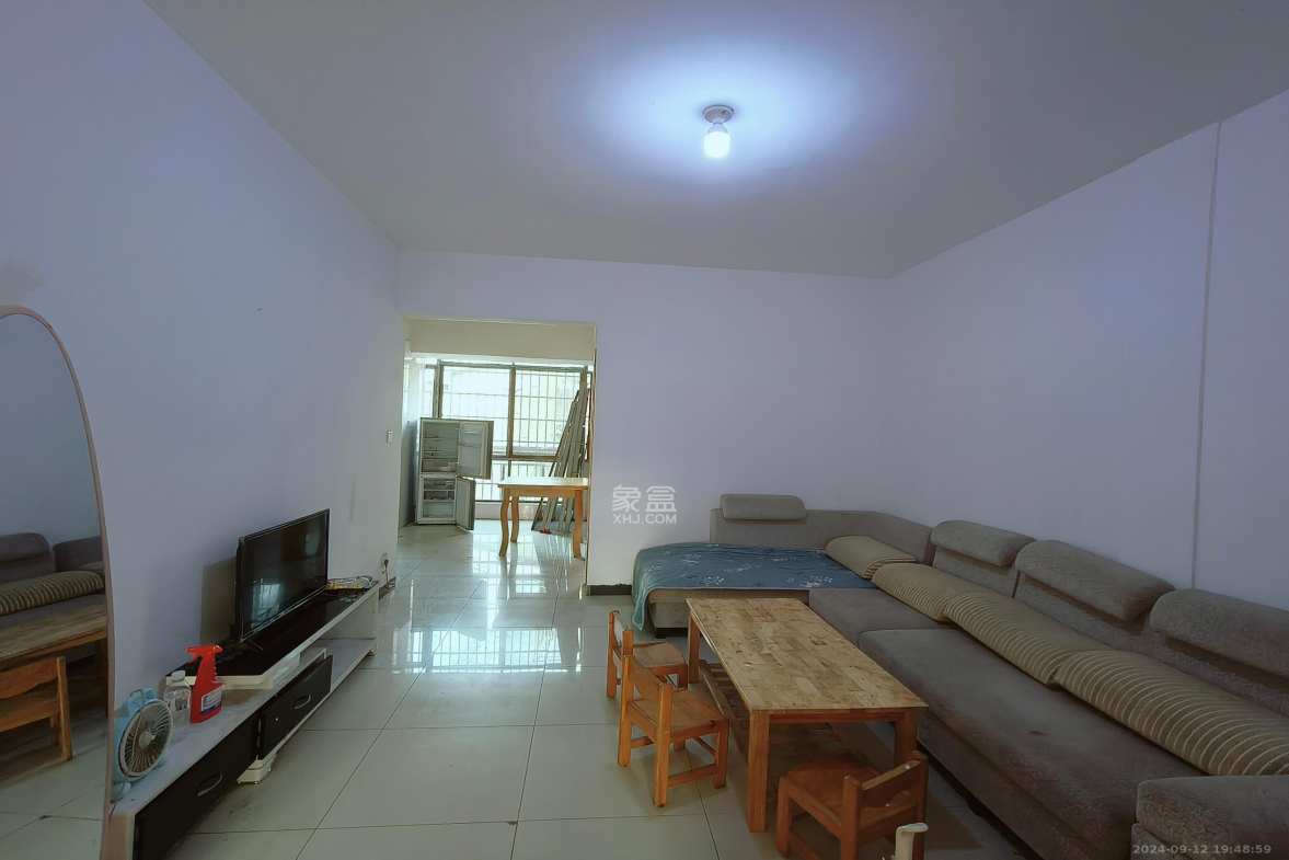 龙塘安置区(龙塘小区) 3室2厅1卫 1400.0元/月 龙塘安置区(龙塘小区) 3室2厅1卫 1400.0元/月室内图