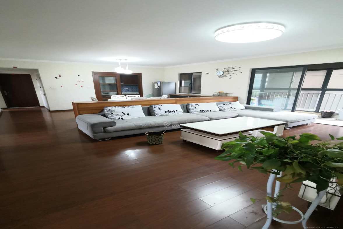 万科城市花园  3室2厅2卫   2500.00元/月室内图