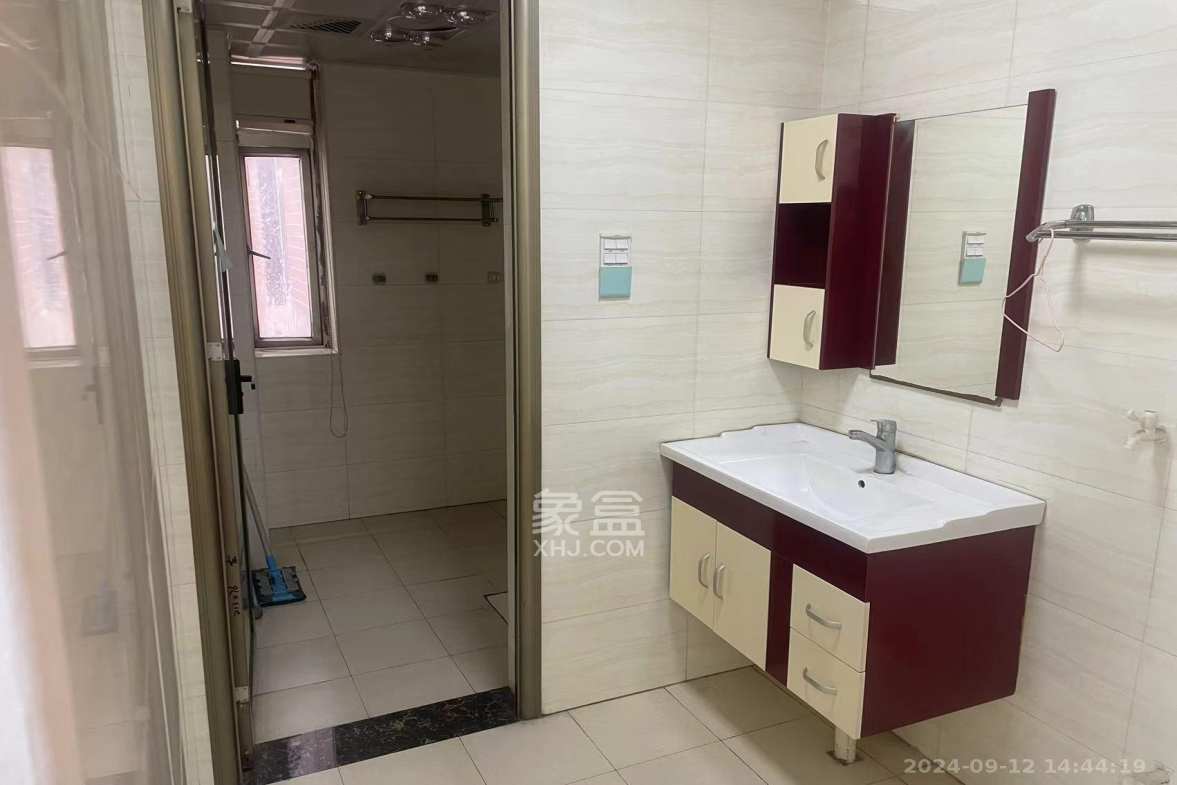 至雅大厦  4室1厅1卫   5500.00元/月室内图