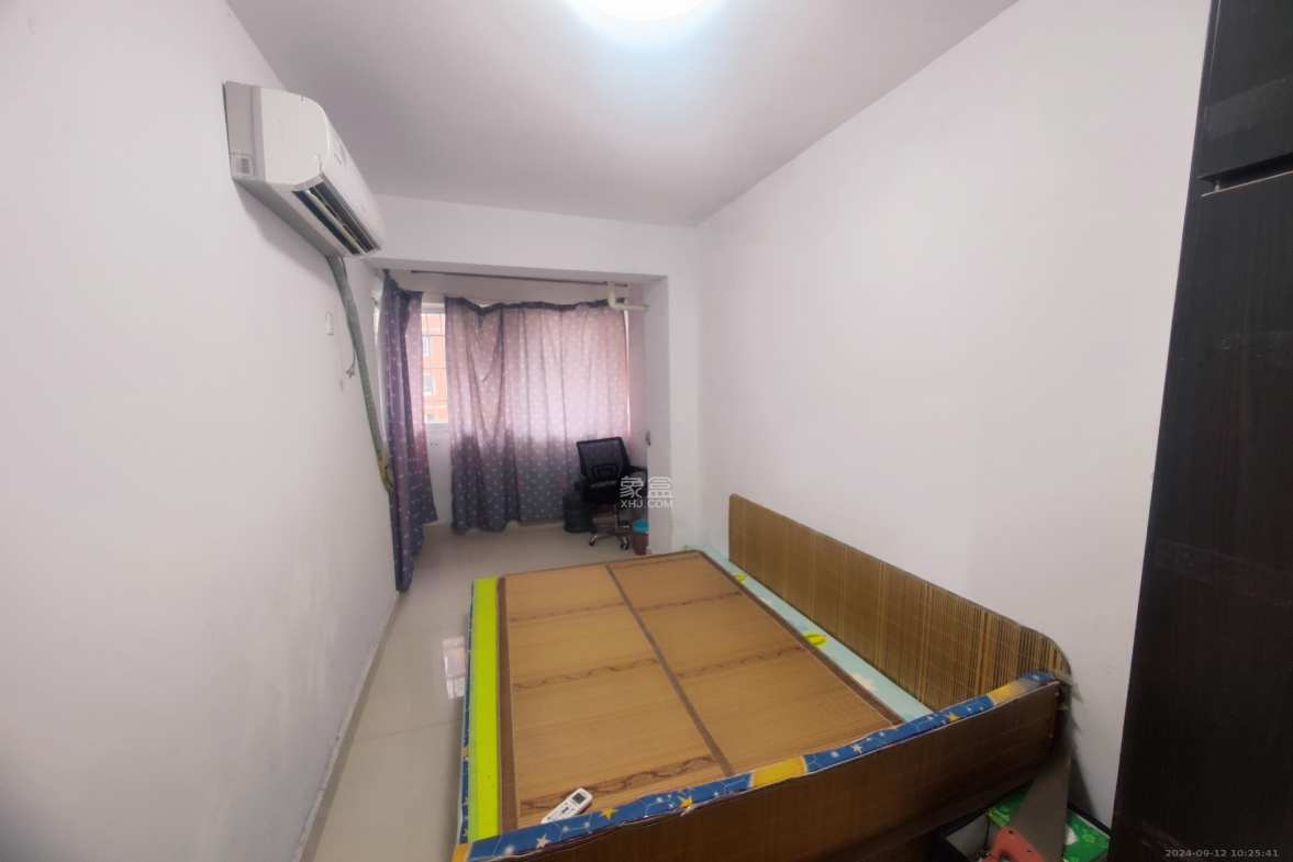 友园山庄  1室2厅1卫   1300.00元/月室内图